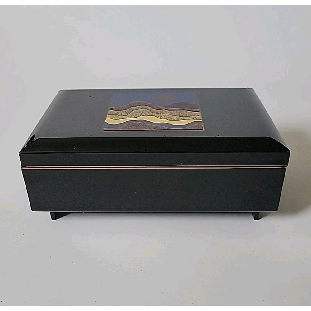 Otagirl‎ Vintage 80s Lacquard Rectangular Musical Jewelry Box Moonlight Sonata